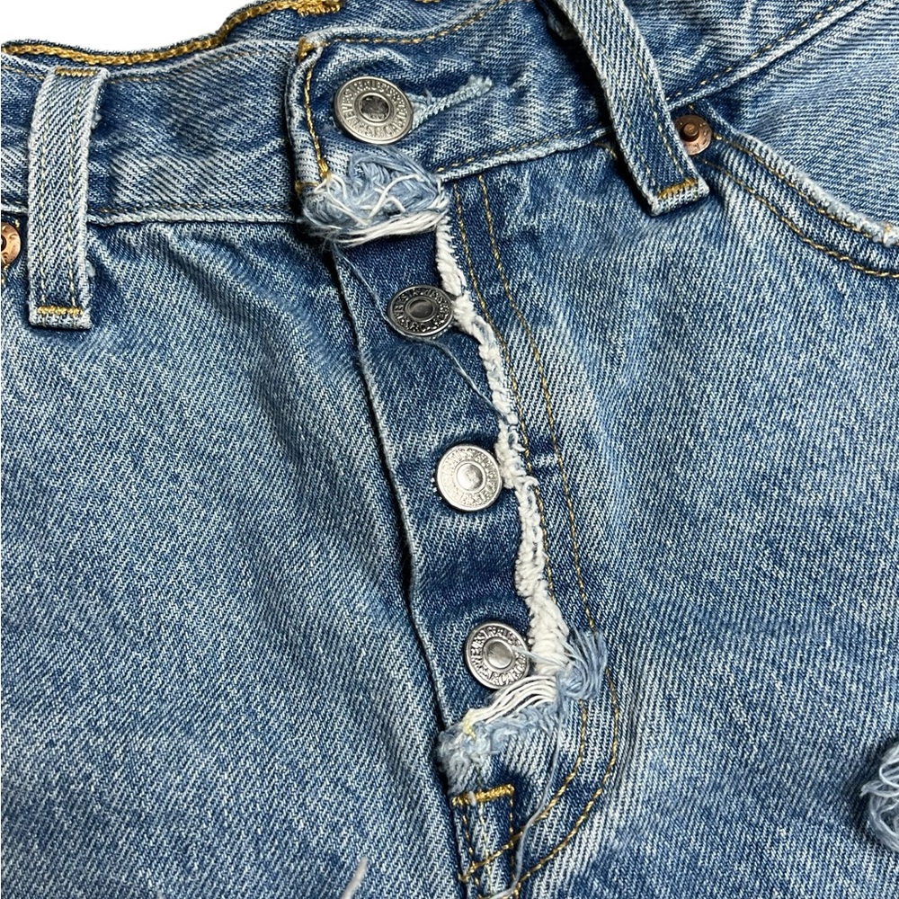 Levi’s Premium Denim shorts Women’s 27 Blue Jean distressed cutoff shorts - Picture 2 of 9